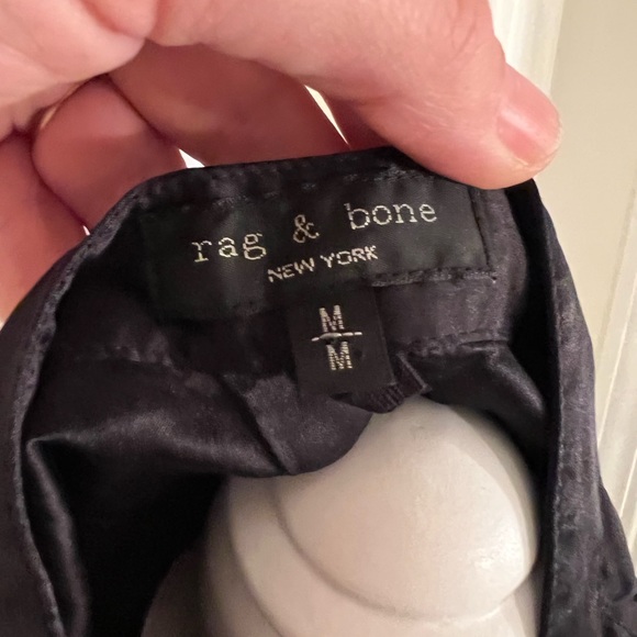 Rag and Bone 100% Silk Scarlet Silk Blouse Relaxed Fit Top $295.00 Small - Picture 9 of 10